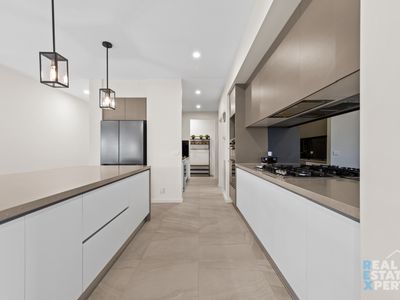 7 Walden Court, Cranbourne North