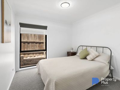 6 Peppertree Grove, Strathdale