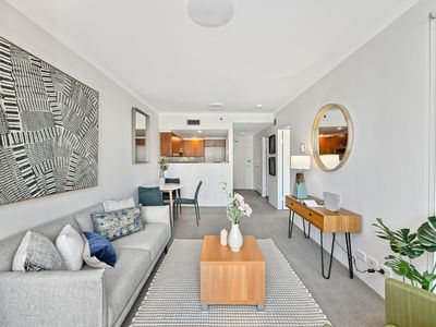 2202 / 1 Hosking Place, Sydney