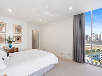 1601 / 4 COMO CRESCENT, Southport