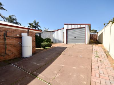 11 Bartlett Place, Parmelia