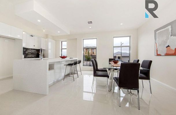 97 Horizon Boulevard, Greenvale