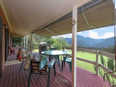 52 Falls Road, Nimbin