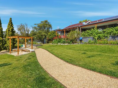 10 Crooked Tree Court, Nicholls Rivulet