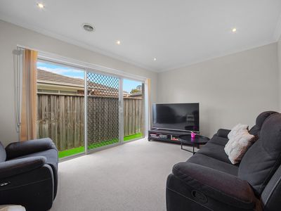 27 Tyler Crescent, Tarneit
