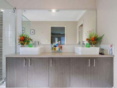 18 Eldorado Loop, Meadow Springs