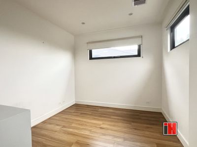 2 / 10 Ronald Avenue, Bulleen