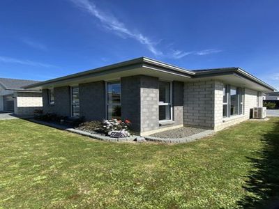 6 Ken Douglas Drive, Aotea