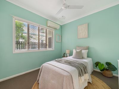 15 Blue Lake Court, Kirwan