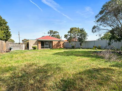 15 Silvereye Crescent, Werribee