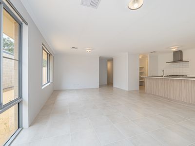 27 Pingaring Court, Byford