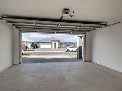 8 Johnstone Court, Evanston Gardens