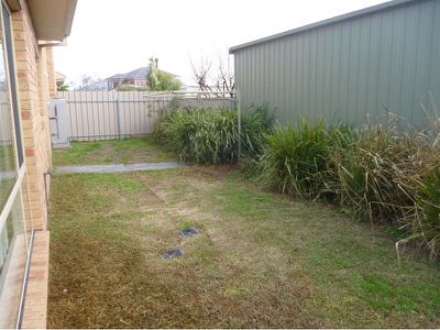 4 / 16 McTavish Boulevard, Horsham