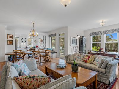 20 Woodbridge Hill Road, Woodbridge