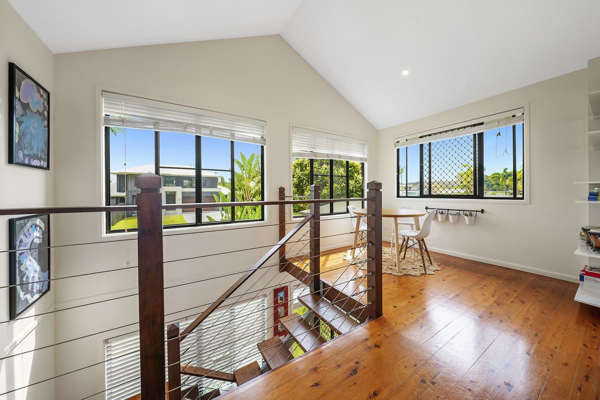 32 Mainsail Street, Currumbin Waters