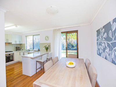 2 / 5B Fourth Avenue, Applecross