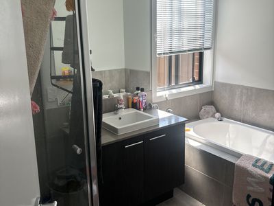 3 Pony Promenade, Seymour