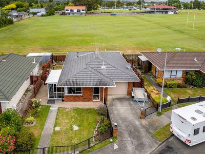 8 B Alexander Place, Otaki
