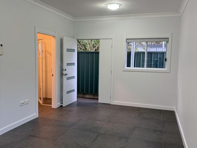 9A The Esplanade, Guildford