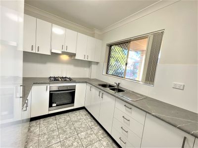 5 / 52 Carrington Ave, Hurstville