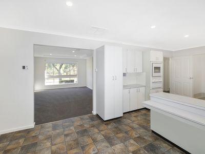 9 Eaves Street, Holt