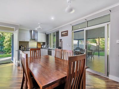7 Schombacher Cct, Moulden