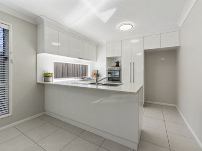 1 / 10 Furness Court, Kearneys Spring