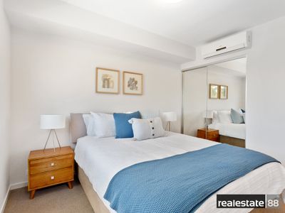 81 / 172 Railway Parade, West Leederville