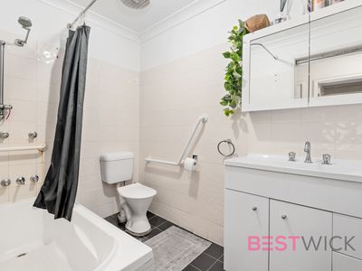 6 Slim Street, West Bathurst