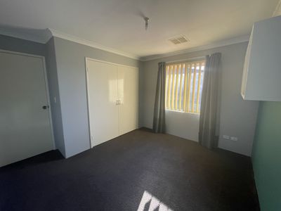 2 Stenton Gardens, Kinross