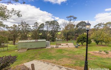 16 Corringham Road, Beaconsfield Upper