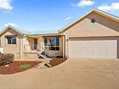 17b Eric Fenning Drive, Surf Beach