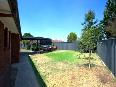 2 / 10 WIRILDA CLOSE, Wodonga