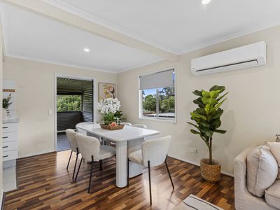 8 William St, Rochedale South