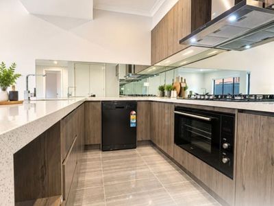 42 Orientation Avenue, Tarneit