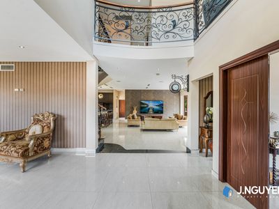 40 Oxford Street, Smithfield