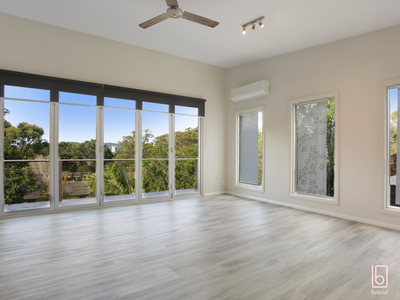 12 Nari Ave, Point Clare