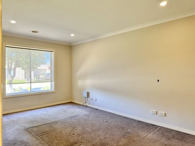 17 Fawkner Road, Manor Lakes