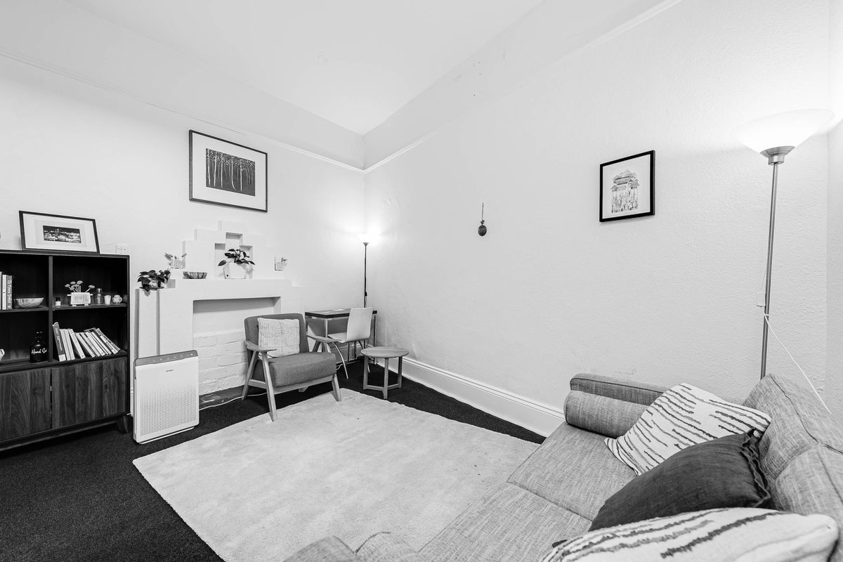 92 Douglas Parade, Williamstown