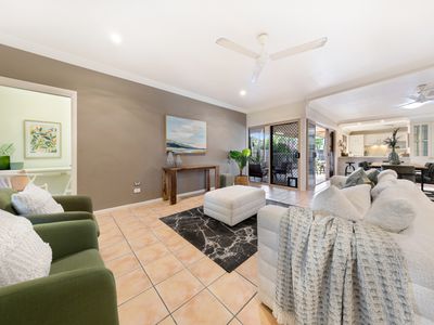 15 Blue Lake Court, Kirwan