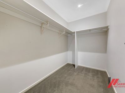 12 Bindarri Road, Manor Lakes