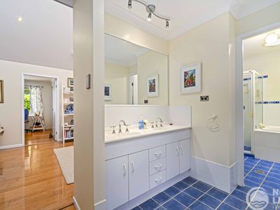 18 Flinders Way, Ocean Shores