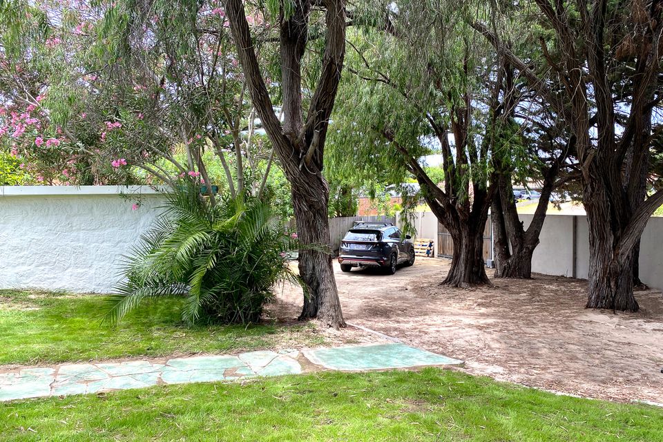 84 Safety Bay Rd, Shoalwater
