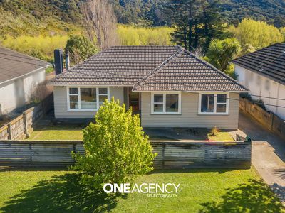 90 Wood Street, Wainuiomata