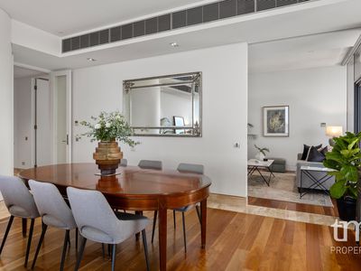 9 / 8 Mounts Bay Road, Crawley