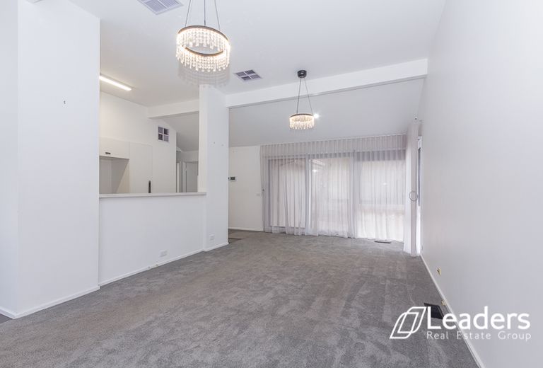 2 / 389 High Street Road, Mount Waverley