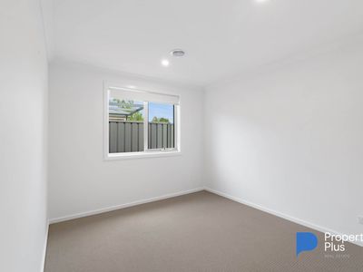 5 Rothschild Close, Epsom