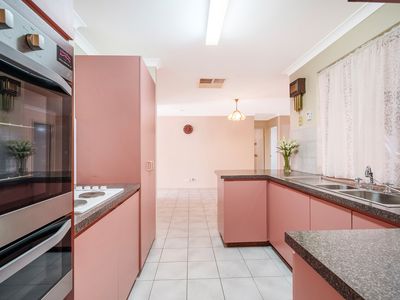 2B Eaglemont Drive, Swan View