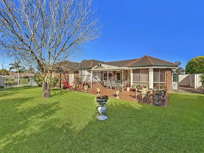 4 Karri Cl, Hamlyn Terrace