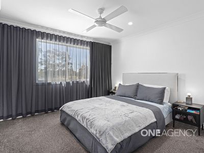 8b Saddleback Crescent, Kembla Grange